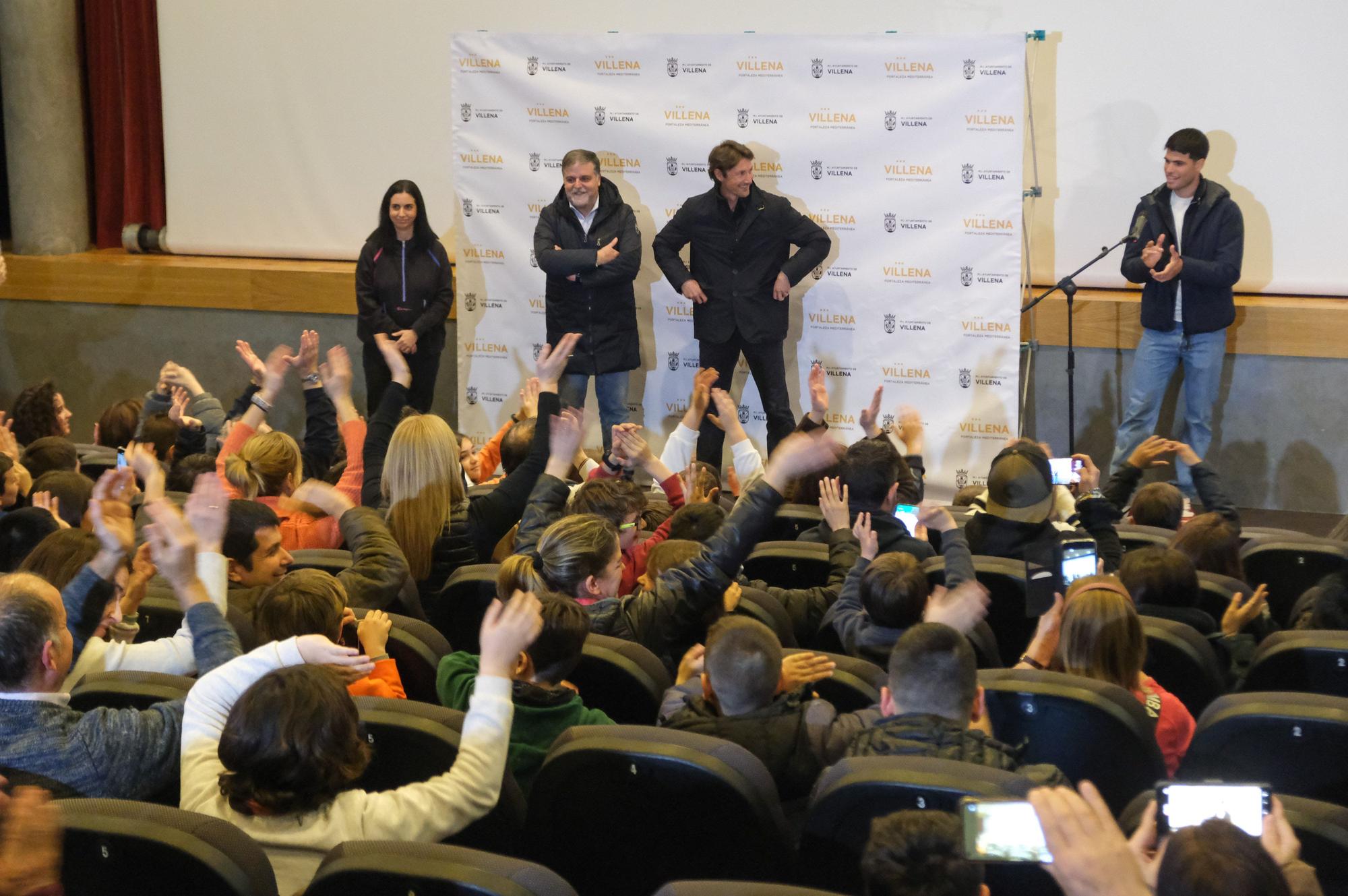 Carlos Alcaraz levanta pasiones en Villena