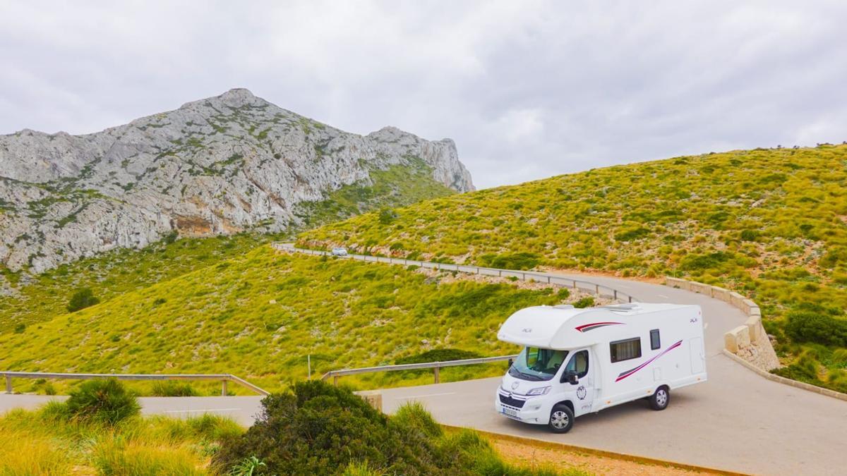 La autocaravana de The Ibiza Family en un viaje a Mallorca.