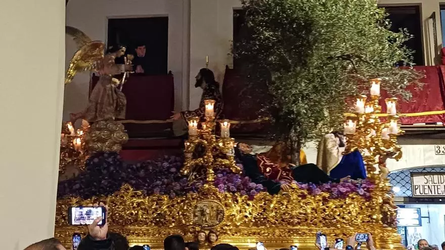 Vídeo | Monte-Sion avanza por calle Cuna camino de su capilla en Feria