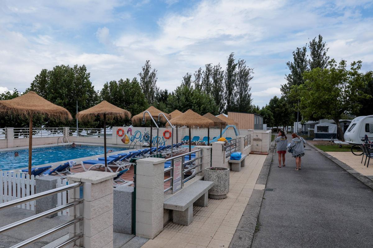 El camping Río Ulla de Bamio apunta a su primer fin de semana de absoluto lleno.