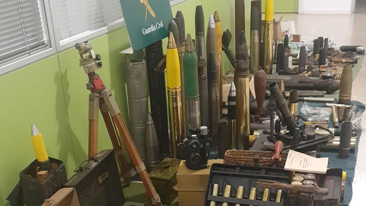 L&#039;arsenal d&#039;armes confiscat per la Guàrdia Civil a la Jonquera