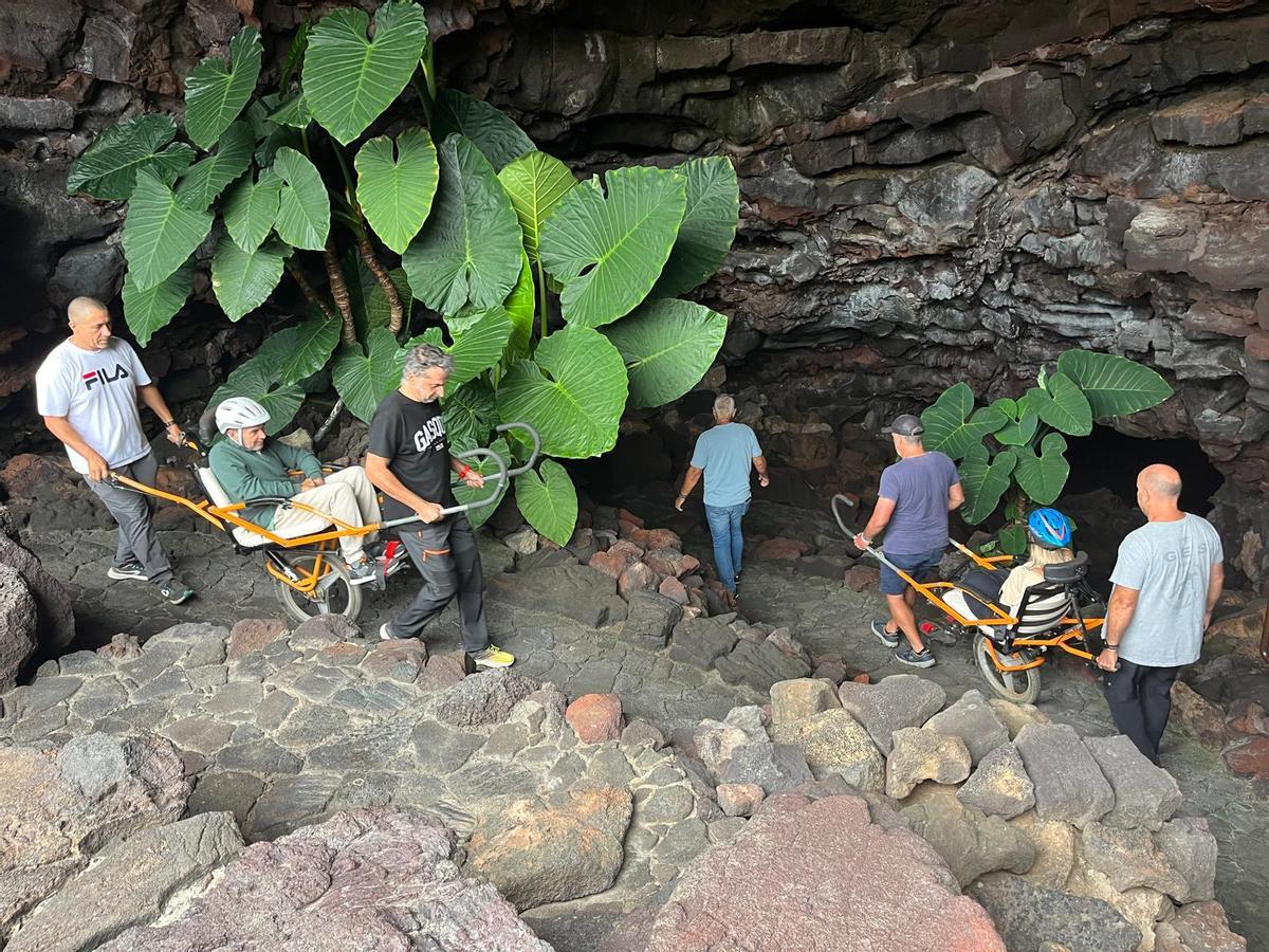 Primera ruta adaptada de la Cueva de Los Verdes