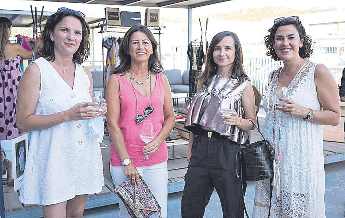 Laura Rosselló, Coke Iboleón, Bel Campomar y Rosa Barriuso.