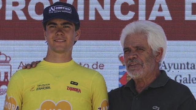 Samuel Fajardo, con el maillot de líder final de la Vuelta. | ALBA PRIETO