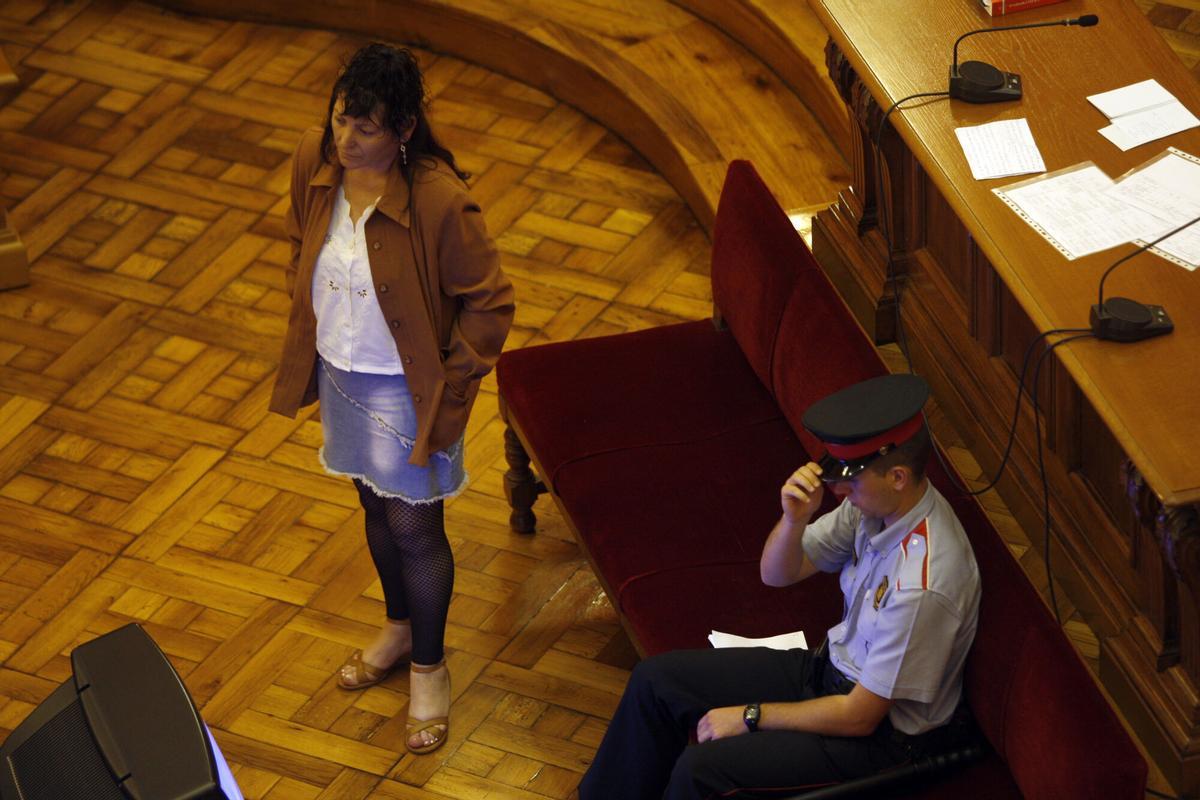 Remedios Sánchez, conocida como “la asesina de ancianas”, durante el juicio celebrado en la sala del jurado Lluís Companys de la Audiencia de Barcelona, el 19 de junio de 2008. Fue acusada de estrangular a cuatro mujeres mayores entre junio y julio de 2006.