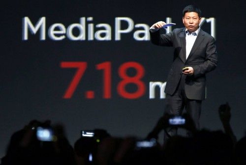 Richard Yu durante la presentación del dispositivo "MediaPad X1" horas antes del arranque del Congreso Mundial de Móviles (MWC).