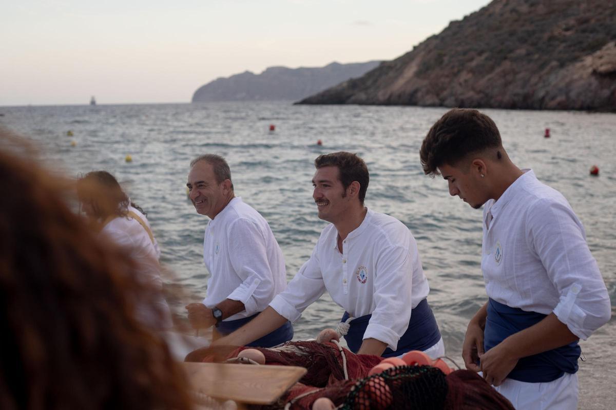 El Portús recrea su origen con el arte marinero de la jábega El Portús recrea su origen con el arte marinero de la jábega