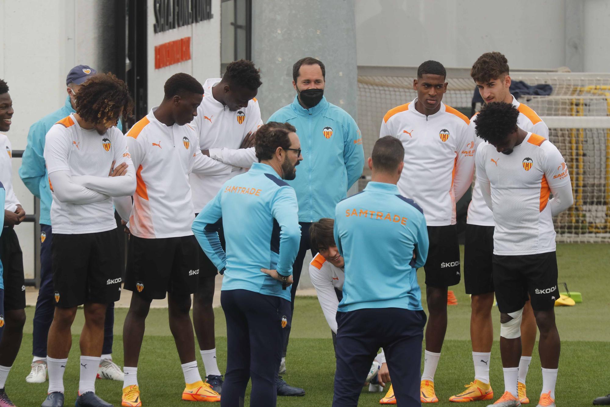 Entrenamiento del Valencia CF previo al partido frente a Osasuna