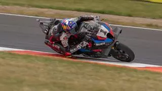 Razgatlioglu se impone al líder Bulega en la primera carrera en Misano