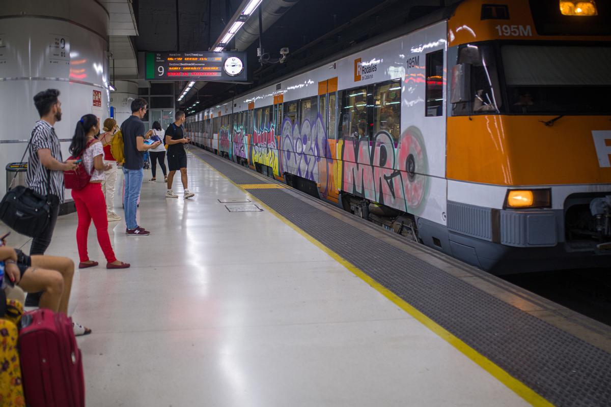 Habilitats tres trens per hora en el tram de Rodalies afectat per l’incendi del quadro de senyalització