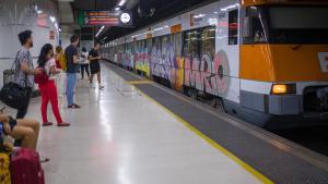 Diversos actes vandàlics afecten dos trens en el tram Sant Vicenç de Calders – Calafell