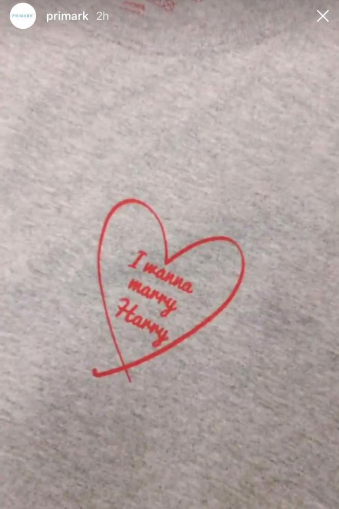Camiseta de Primark con el texto "Y Wanna marry Harry"