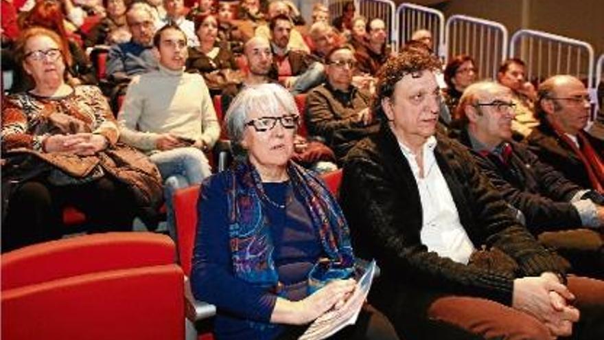 Maria Mercè Roca, al centre, en l&#039;acte del gener passat en què va rebre ja el suport de Catalunya Sí