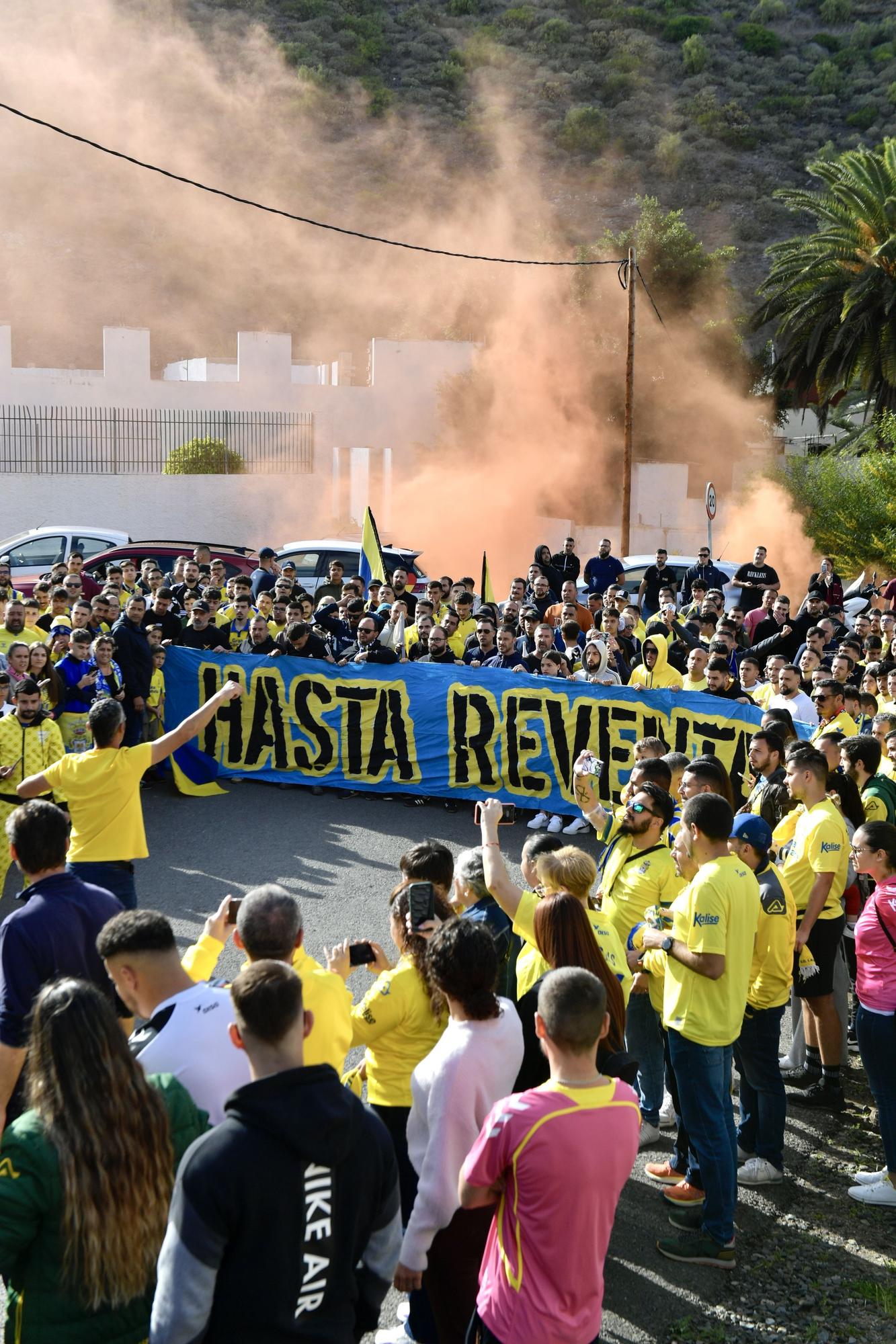 Aficionados despiden a la UD en Barranco Seco antes de ir a Tenerife