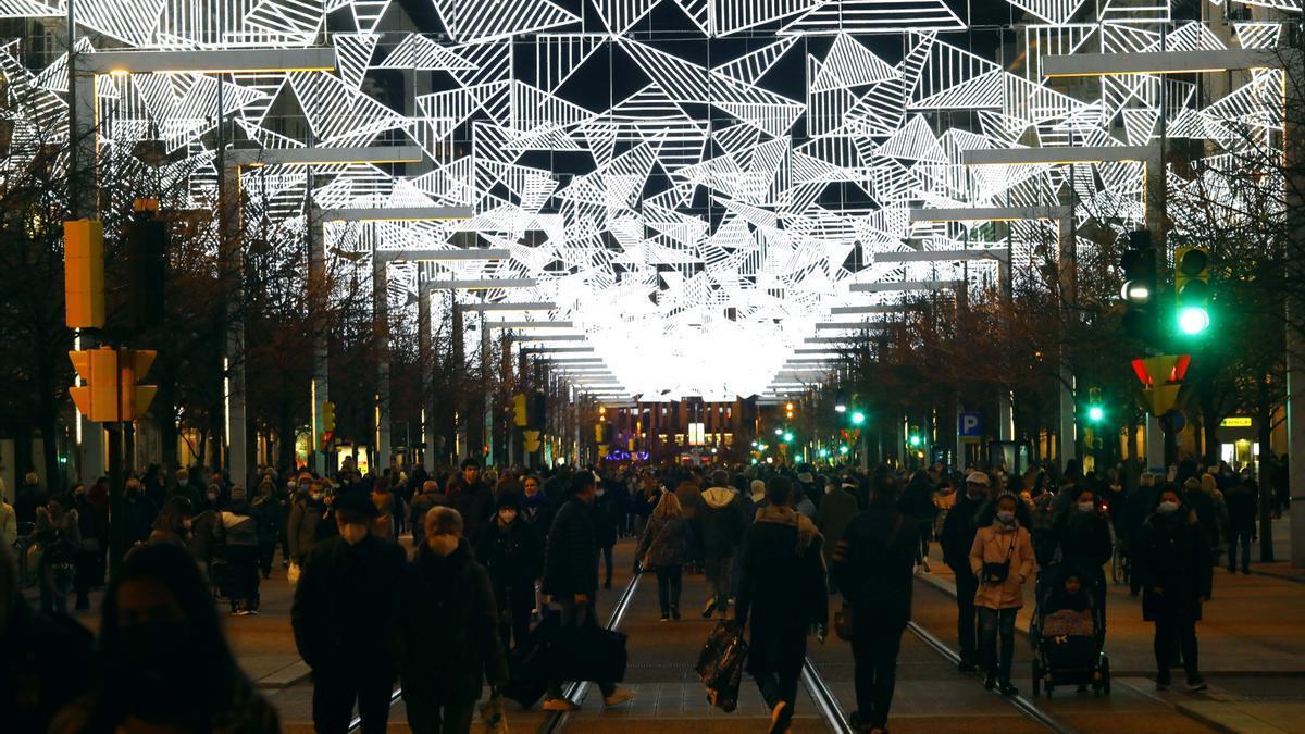 Las luces de Navidad en el paseo de la Independencia.