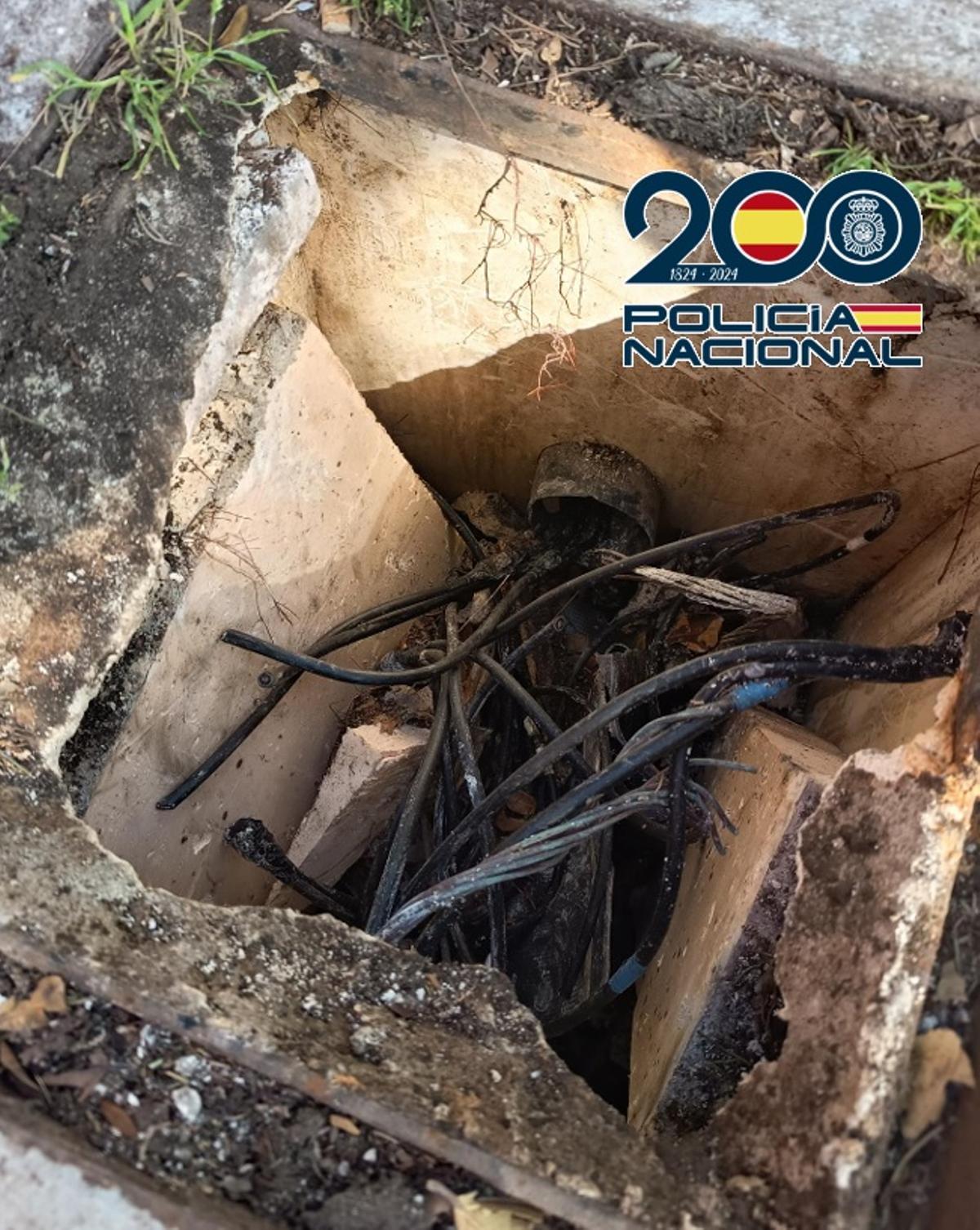 Daños en una de las arquetas.