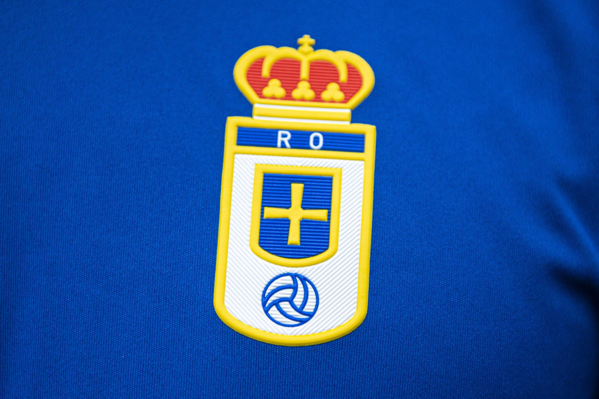 Presentación de la primera equipación del Real Oviedo