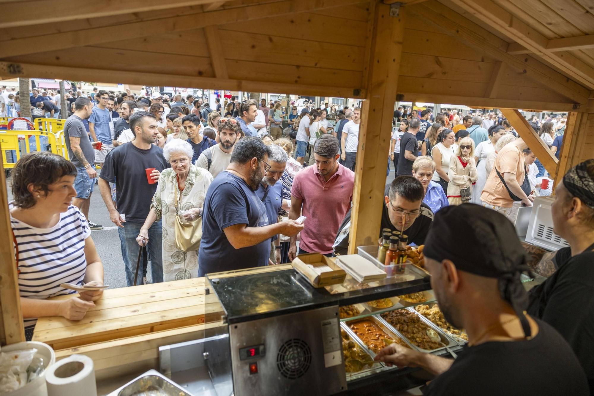 FOTOS | El éxito en la primera Fira del Variat en Palma desborda las previsiones de los restaurantes