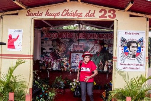 Los murales con la imagen de Chávez son constantes en las calles de Venezuela. El país rinde tributo así a la figura del presidente fallecido hace ahora dos años