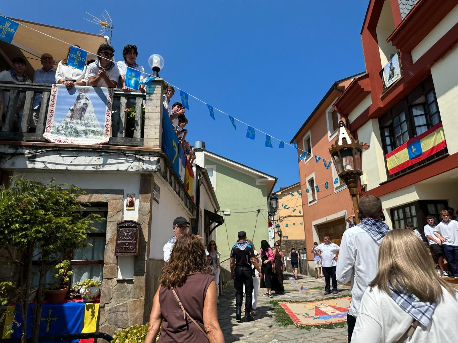 EN IMÁGENES: La procesión de la virgen del Carmen en Tapia de Casariego