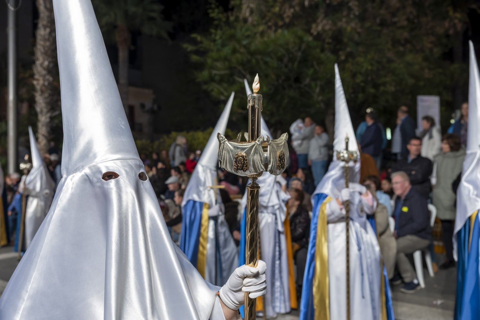 Las quince cofradías de la Semana Santa de Torrevieja recorrieron las calles en Viernes Santo