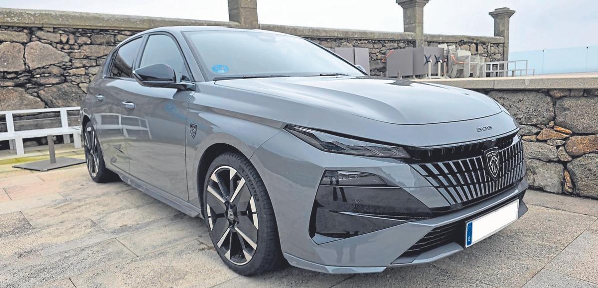 El nuevo Peugeot 308 sufre un cambio importante estéticamente y ofrece una gama de motores actualizados.