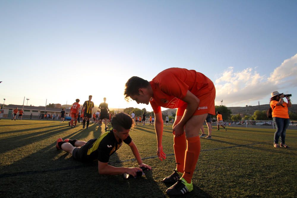 El equipo cadete del Idella CF ha llevado al fútbol eldense a la élite de la competición Autonómica por segunda vez en la historia