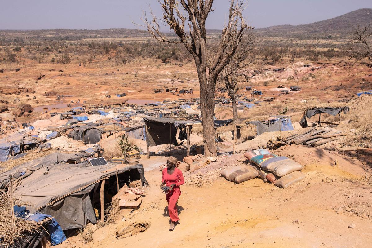 La minería artesanal de oro en Senegal. Karakaene y Bantakokouta son sitios de extracción de oro en el sureste de Senegal