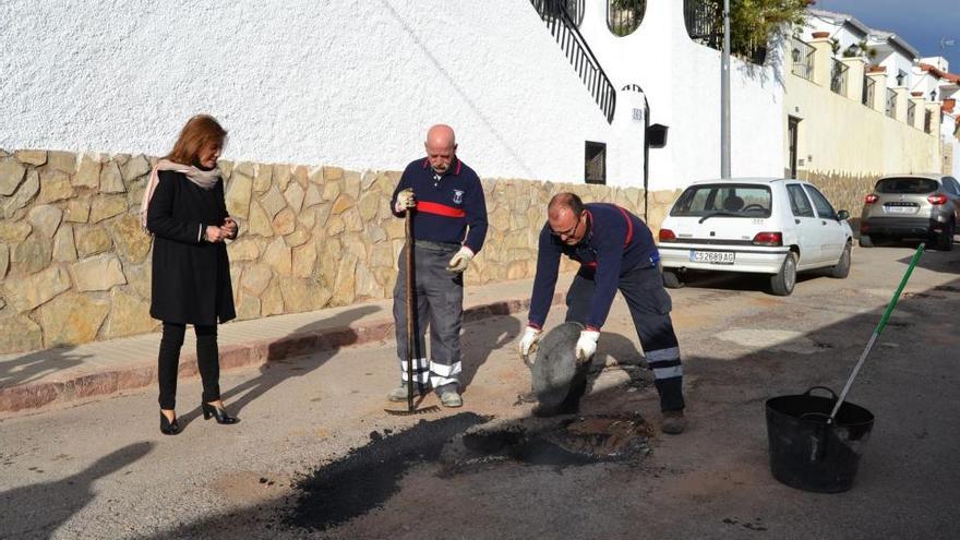 La Vall d&#039;Uixó inicia una campaña de bacheo en todo el casco urbano