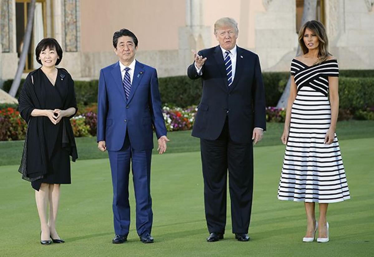 Melania Trump junto al Primer Ministro Shinzo Abe, su mujer Akie y Donald Trump