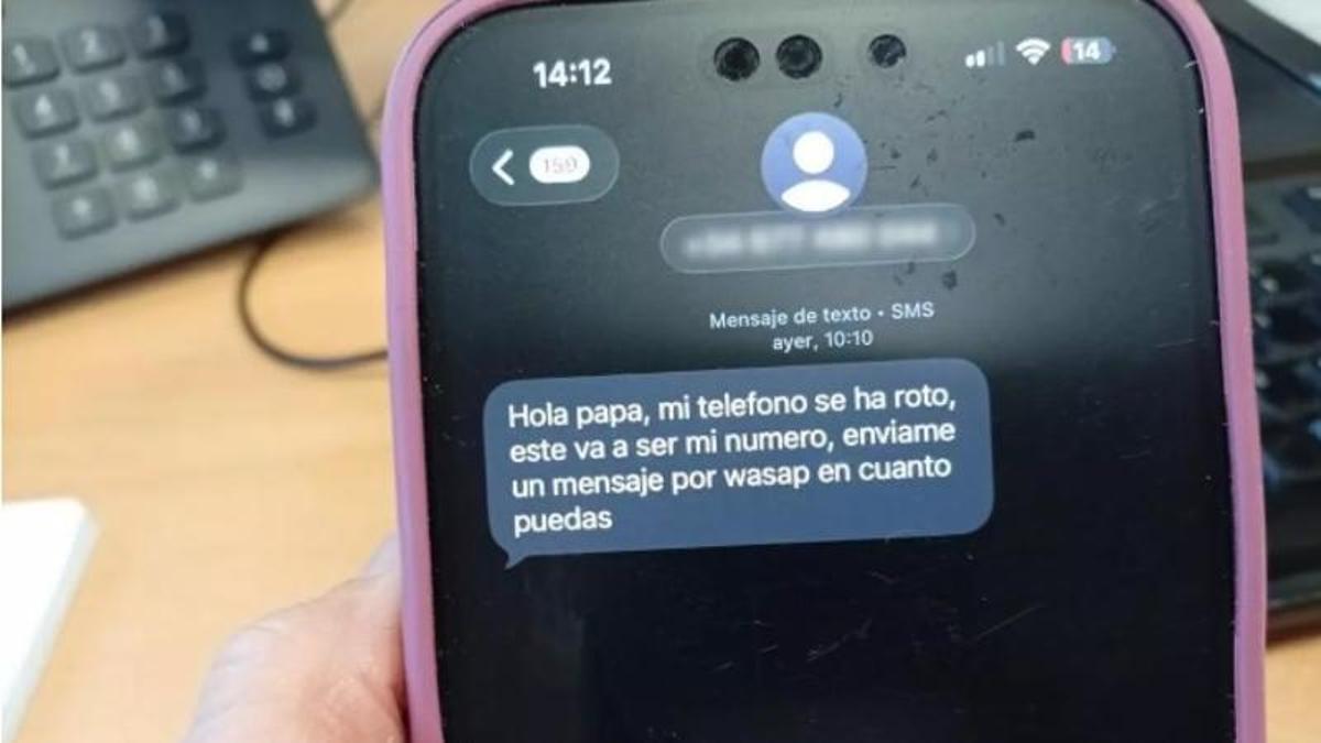 Los estafadores envían mensajes de forma masiva a las potenciales víctimas.