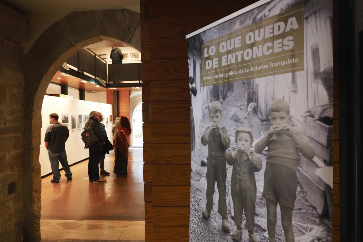 En imágenes: Inauguración de la exposición "Memoria fotográfica de la Asturias franquista"