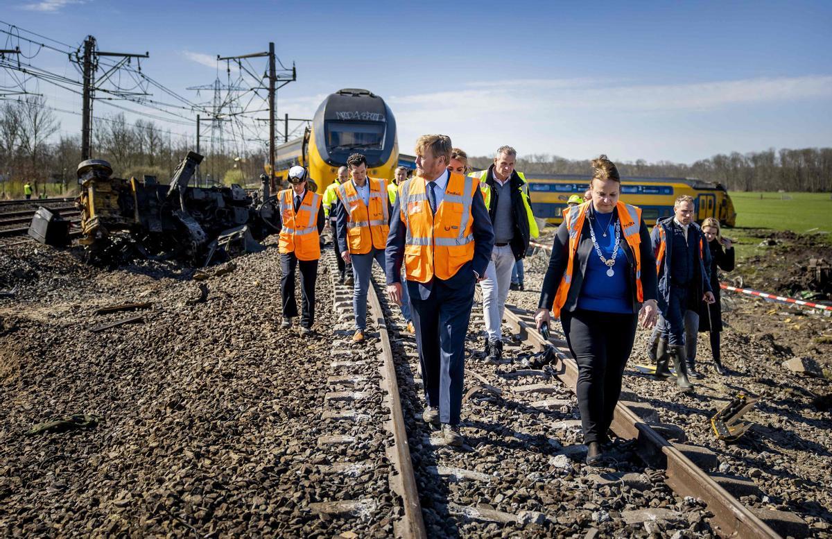 Al menos un muerto y 30 heridos tras el descarrilamiento de un tren en La Haya