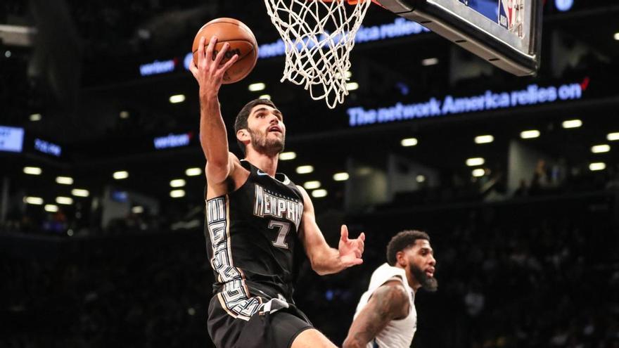 Aldama recupera la titularidad, pero los Grizzlies no pueden con los Nets