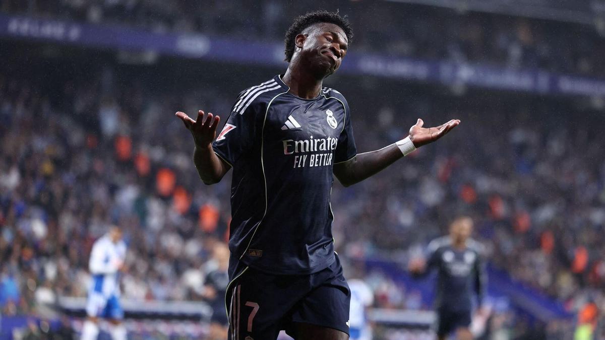Vinicius Jr. aplaza el alirón del Barça con un doblete que hunde al Espanyol — image 2