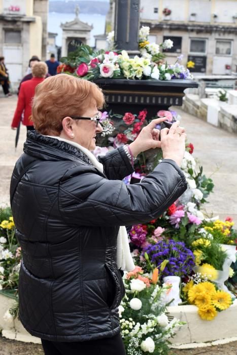 Ofrenda floral en San Amaro por el Día Difuntos