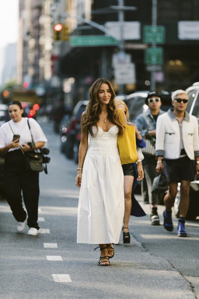 Street style vestido blanco