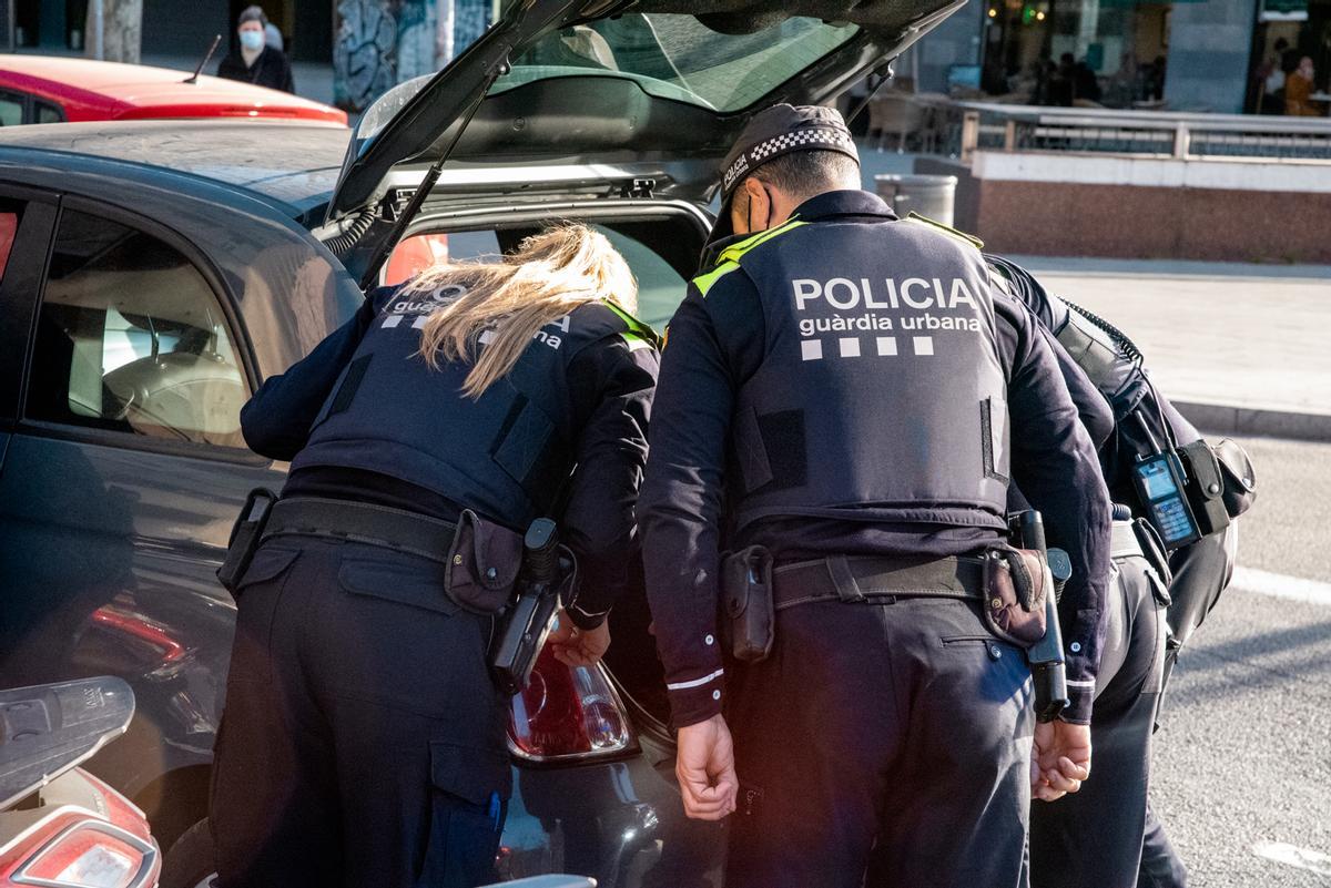 Un tub d’escapament sorollós delata un conductor drogat que amagava 100 grams de cocaïna