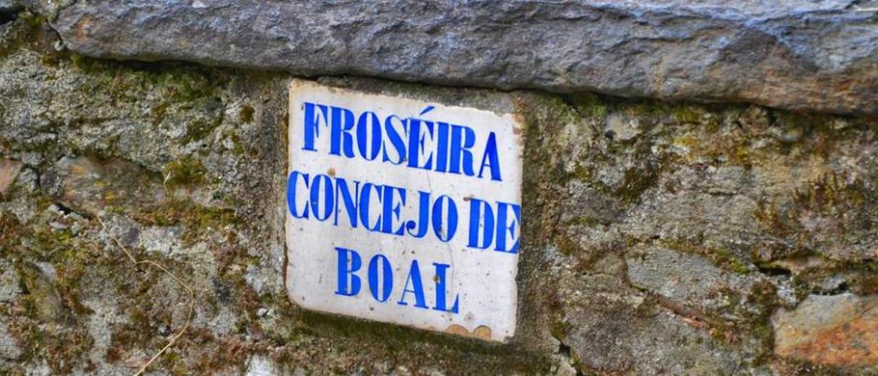 INDICADOR DEL PUEBLO DE FROSEIRA, EN EL CONCEJO DE BOAL.