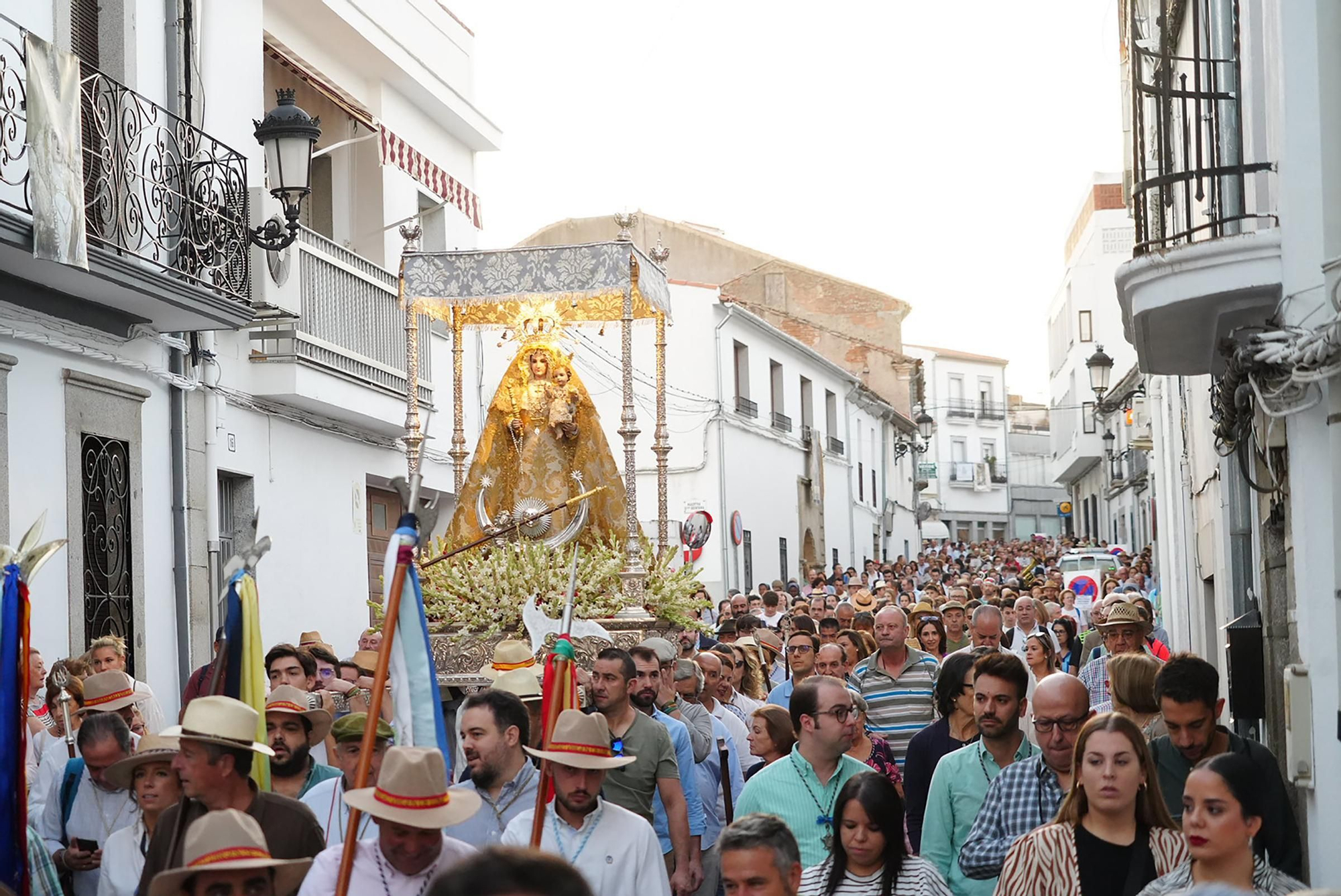 La Virgen de Luna abandona Villanueva de Córdoba para regresar a su santuario