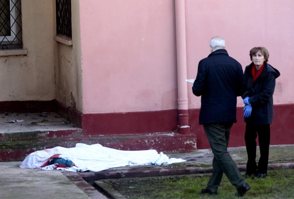 La mujer, de 64 años, trataba de huir del incendio registrado en un tercer piso de un edificio de la Avenida de Aragón