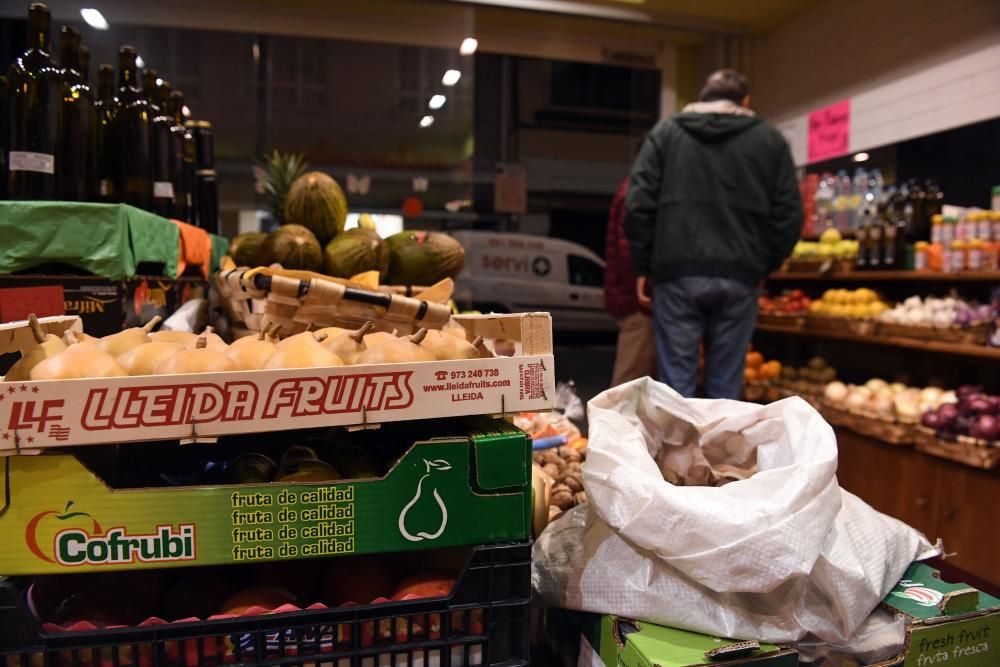 Un hombre agrede a una frutera de Marqués de Pontejos por vender fruta de Lleida