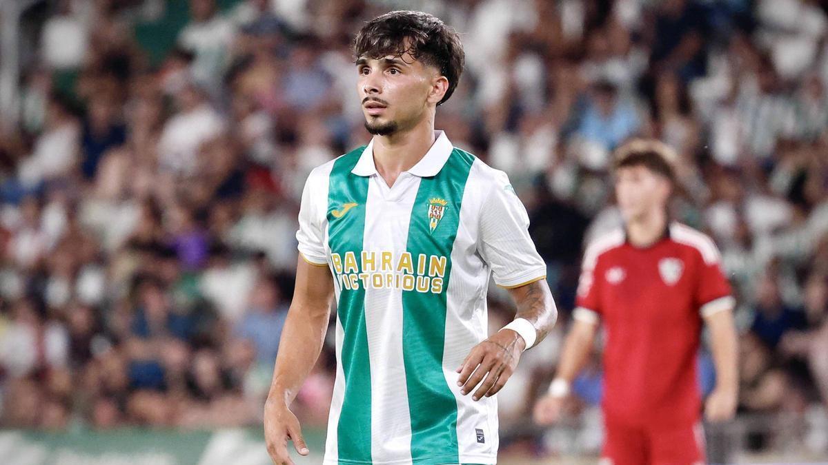 Kevin Medina, en el encuentro contra el Sevilla FC, partido correspondiente al Trofeo Puertas de Córdoba.