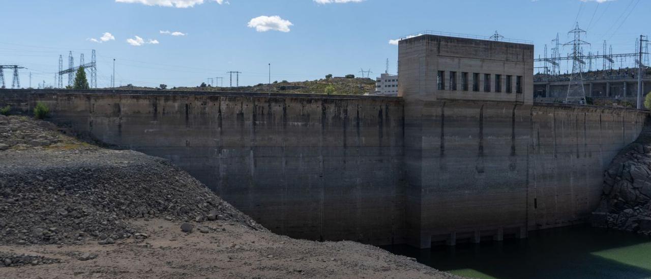 Situación de sequía en el embalse de Ricobayo en la provincia de Zamora.