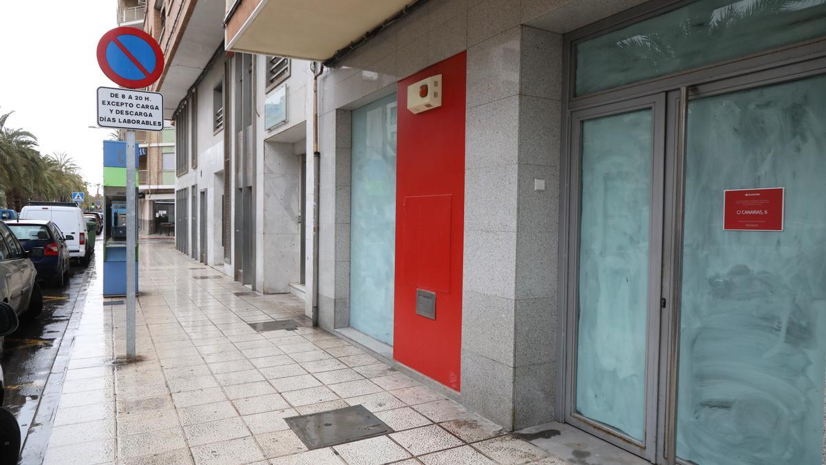 Una de las oficinas bancarias que han cerrado en la provincia, en esta ocasión en el Grau de Castelló.