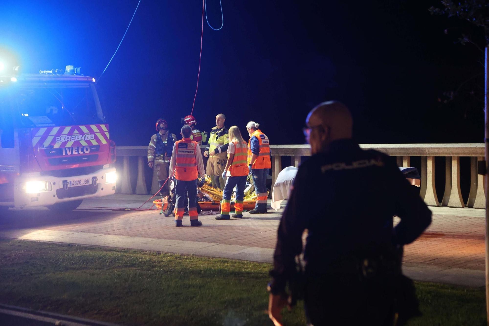 Eddahchouri, rescatado tras caer anoche a las rocas en el paseo marítimo de A Coruña