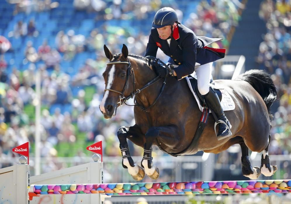 El inglés John Whitaker compite con su caballo Ornellaia.