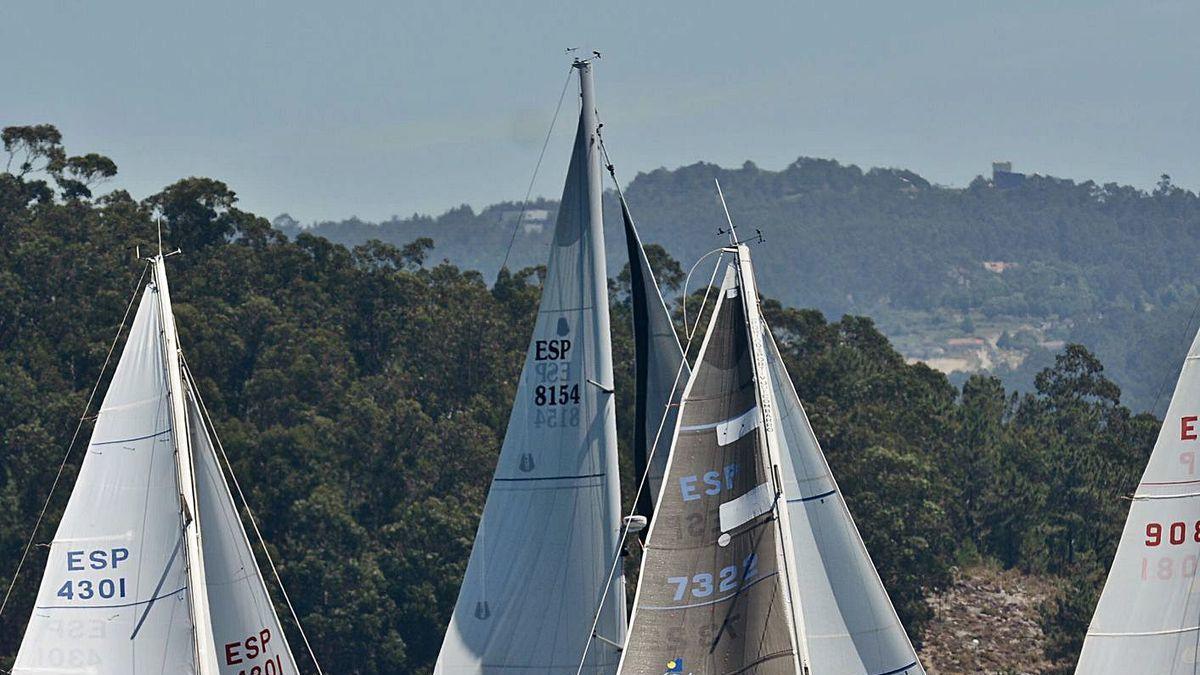 Momento posterior a la salida de la regata.