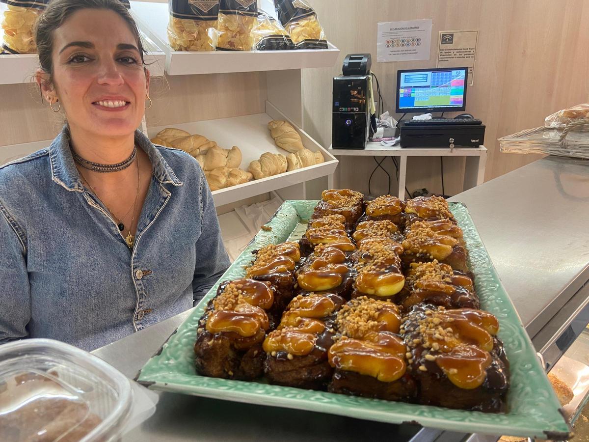 En Pastelería San Rafael se pueden saborerar unas suculentas torrijas, además de otros dulces muy artesanales.