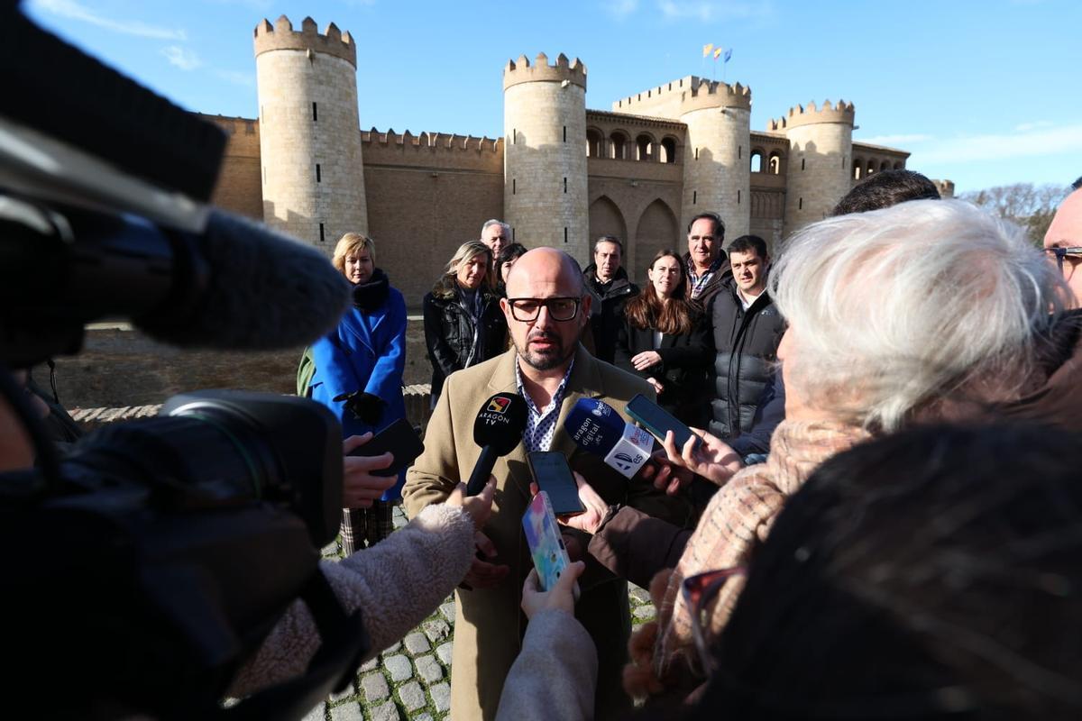El líder del PAR, Alberto Izquierdo, este martes, durante su comparecencia ante los medios de comunicación.